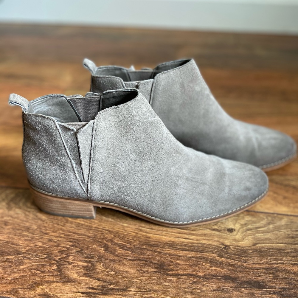 Nordstrom BP gray suede Chelsea ankle boots